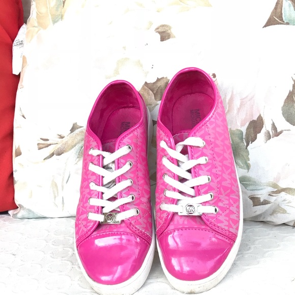 Michael Kors Ivy Dee Fuschia Sneaker - Picture 8 of 8